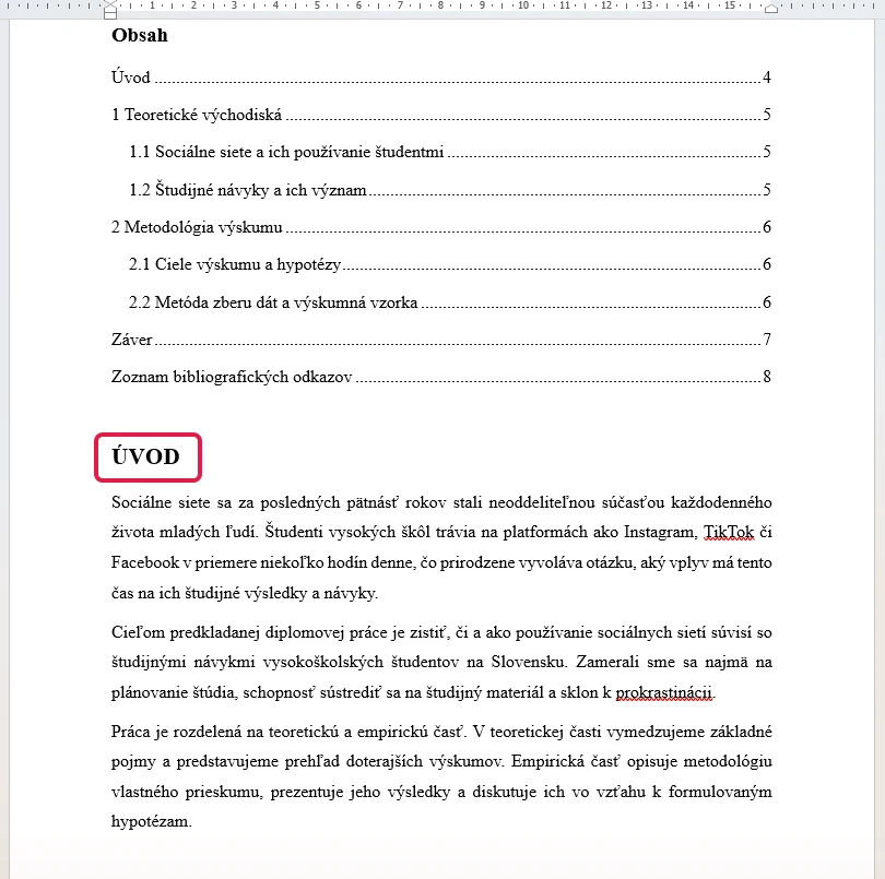 Kurzor umiestnený pred nadpisom Úvod v dokumente vo Worde, nad ním obsah práce